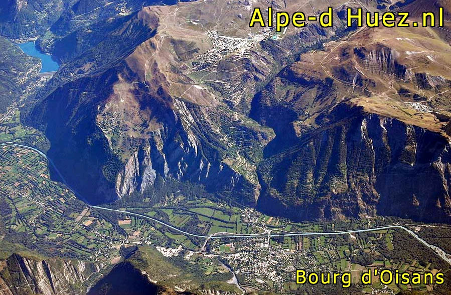 Alpe d Huez met de 21 haarspeldbochten van Bourg d'Oisans naar 1860 meter hoogte